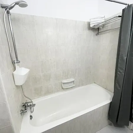 Kings Palace Superb 1 Bed With Sea Views Apartment